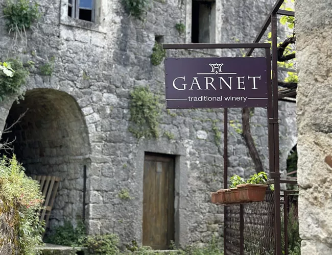 Family-Run Garnet Winery